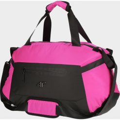 Torba sportowa TPU060 - różowy. Różowe torebki damskie sportowe w paski, sportowe. W wyprzedaży za 109,99 zł.