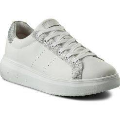 Sneakersy SKECHERS - Glitter Highway 73695/WSL White/Silver. Szare półbuty damskie Skechers, ze skóry ekologicznej. W wyprzedaży za 209,00 zł.
