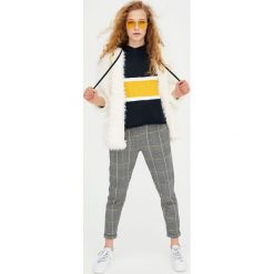 Bluzy rozpinane damskie: Bluza z kapturem i kolorowymi panelami