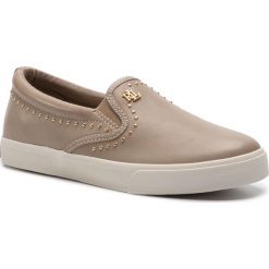 Półbuty LAUREN RALPH LAUREN - Ria 802734762002 Alpaca. Brązowe półbuty damskie marki Lauren Ralph Lauren, na co dzień, bez wzorów, ze skóry, bez obcasa, na płaskiej podeszwie, bez zapięcia. Za 439,00 zł.