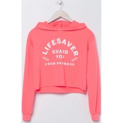Bluza typu crop z nadrukiem -. Bluzy damskie Sinsay, s, z nadrukiem, bez rękawów, bez kaptura. W wyprzedaży za 15,99 zł.