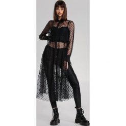 Czarna Sukienka Faizah. Czarne sukienki damskie Renee, s, bez wzorów, wizytowe, bez kołnierzyka, bez rękawów. W wyprzedaży za 94,99 zł.