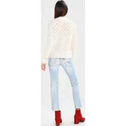 Swetry klasyczne damskie: Karen by Simonsen SUB Sweter snow white