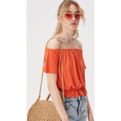 Bluzka typu off shoulder - Pomarańczowy. Pomarańczowe bluzki damskie Sinsay, s, bez wzorów, bez kołnierzyka, bez rękawów. W wyprzedaży za 7,99 zł.
