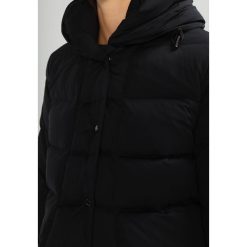 Opus HAMZA Kurtka puchowa black. Czarne marynarki damskie Opus, bez wzorów, z poliesteru. W wyprzedaży za 345,95 zł.