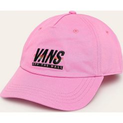 Vans - Czapka. Różowe czapki damskie Vans, bez wzorów, z bawełny. Za 149,90 zł.