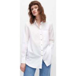 Koszula oversize z napisami -. Koszule damskie Reserved, z napisami, bez kołnierzyka, bez rękawów. Za 79,99 zł.
