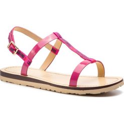 Sandały LOVE MOSCHINO - JA16421G07JV160A Nastro Fux/Ver.Fux. Różowe klapki damskie Love Moschino, bez wzorów, ze skóry, bez obcasa. W wyprzedaży za 319,00 zł.