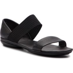 Sandały CAMPER - Right Nina 21735-008 Black. Czarne klapki damskie Camper, bez wzorów, ze skóry, bez obcasa, na obcasie. W wyprzedaży za 289,00 zł.