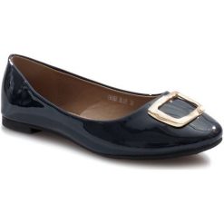 Granatowe balerinki z klamrą Fama. Baleriny damskie ButyModne, bez wzorów, z lakierowanej skóry, eleganckie, bez obcasa. Za 59,00 zł.