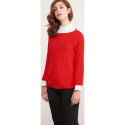 Sweter "Dream" w kolorze czerwonym. Czerwone swetry damskie Comptoir des Cotonniers, s, bez wzorów, z wełny, klasyczne, bez rękawów, bez kaptura. W wyprzedaży za 172,95 zł.