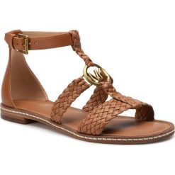 Sandały MICHAEL MICHAEL KORS - Piper Flat Sandal 40T9PIFA1L Acorn. Pomarańczowe klapki damskie MICHAEL Michael Kors, bez wzorów, ze skóry, bez obcasa, na obcasie. W wyprzedaży za 589,00 zł.