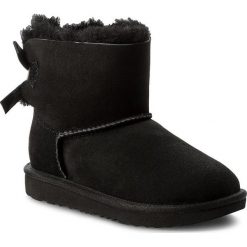 Buty UGG - K Mini Bailey Bow II 1017397K K/Blk. Czarne śniegowce dziewczęce Ugg, bez zapięcia. Za 689,00 zł.