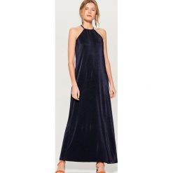 Sukienka maxi z dekoltem halter - Niebieski. Niebieskie sukienki damskie Mohito, s, bez wzorów, bez kołnierzyka, bez rękawów, maxi. Za 119,99 zł.