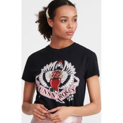 T-shirt z nadrukiem Guns N' Roses - Szary. Szare t-shirty damskie Reserved, s, z nadrukiem, bez kołnierzyka. Za 59,99 zł.