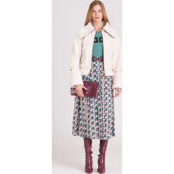 KURTKA ELISABETTA FRANCHI. Białe kurtki damskie Elisabetta Franchi, w paski. Za 1050,00 zł.