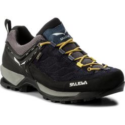 Trekkingi SALEWA - Mtn Trainer Gtx GORE-TEX 63467-0960 Night Black/Kamille. Niebieskie trapery męskie Salewa, ze skóry, bez zapięcia, trekkingowe, gore-tex. W wyprzedaży za 559,00 zł.