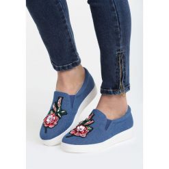 Granatowe Slip On Eren. Niebieskie trampki i tenisówki damskie Born2be, z haftami, z denimu. Za 39,99 zł.