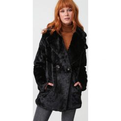 Czarny Płaszcz Fairpark. Czarne płaszcze damskie Born2be, na zimę, s, bez wzorów, z materiału, eleganckie, długie. Za 219,99 zł.