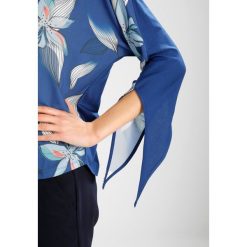 Bluzki asymetryczne: Betty & Co Bluzka blue/white