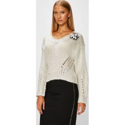 Guess Jeans - Sweter. Szare swetry klasyczne damskie Guess Jeans, l, z bawełny. Za 399,90 zł.