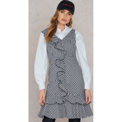 Sukienki: NA-KD Trend Sukienka midi z dekoltem V i falbaną – Multicolor
