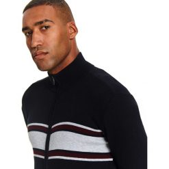 Sweter typu kardigan z wysoką stójką. Niebieskie swetry męskie Top Secret, na zimę, m, bez wzorów, z dzianiny. W wyprzedaży za 49,99 zł.
