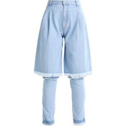 Ksenia Schnaider DEMI Jeansy Slim Fit light blue. Niebieskie jeansy damskie relaxed fit marki Ksenia Schnaider, l. W wyprzedaży za 507,15 zł.