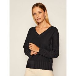 Sweter TOMMY HILFIGER Aimy WW0WW28206. Niebieskie swetry damskie TOMMY HILFIGER, xxl, bez wzorów, klasyczne, bez rękawów, bez kaptura. Za 579,00 zł.