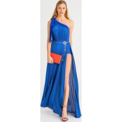 SUKIENKA Elisabetta Franchi. Sukienki damskie Elisabetta Franchi, bez wzorów, eleganckie, bez kołnierzyka, bez rękawów. W wyprzedaży za 1100,00 zł.