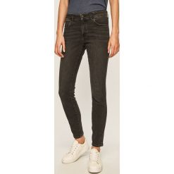 Wrangler - Jeansy. Czarne jeansy damskie Wrangler. W wyprzedaży za 229,90 zł.