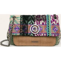 Desigual - Torebka. Listonoszki damskie Desigual, bez wzorów, z poliesteru, na ramię, małe, bez dodatków. Za 349,90 zł.