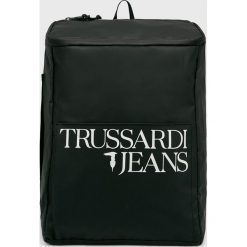 Trussardi Jeans - Plecak. Czarne plecaki męskie Trussardi Jeans, w paski, z jeansu. W wyprzedaży za 399,90 zł.