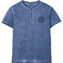 Shirt z dekoltem "henley" i efektem wytarcia bonprix indygo "used". Niebieskie koszulki męskie bonprix, s, bez wzorów, bez kołnierzyka, bez rękawów. Za 54,99 zł.