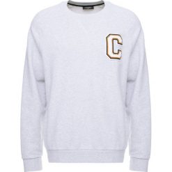 Calvin Klein KAMUS BADGE Bluza grey. Szare kardigany męskie Calvin Klein, xl, bez wzorów, z bawełny, bez kołnierzyka, bez rękawów, bez kaptura. W wyprzedaży za 411,75 zł.