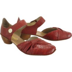 RIEKER 43722-35 red, czółenka damskie. Czerwone czółenka damskie Rieker, bez wzorów, bez obcasa, na obcasie. Za 229,90 zł.