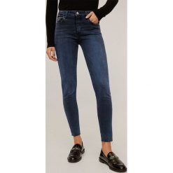 Mango - Jeansy Isa. Niebieskie jeansy damskie Mango. Za 129,90 zł.