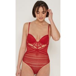Undiz - Body Bigheartiz. Czerwone body damskie Undiz, s, w koronkowe wzory, z elastanu. Za 99,90 zł.