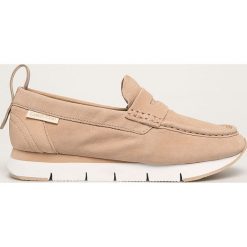 Calvin Klein Jeans - Mokasyny skórzane. Brązowe mokasyny damskie Calvin Klein Jeans, bez wzorów, z jeansu, z okrągłym noskiem, bez obcasa, na obcasie, bez zapięcia. Za 469,90 zł.