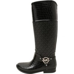 Buty zimowe damskie: MICHAEL Michael Kors CROCO TALL RAINBOOT Kalosze black