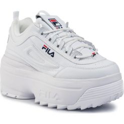 Sneakersy FILA - Disruptor II Wedge Wmn 5FM00704.125 White/Fila Navy/Fila Red. Białe półbuty damskie Fila, ze skóry ekologicznej. W wyprzedaży za 439,00 zł.