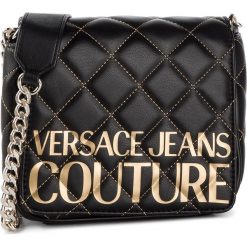 Torebka VERSACE JEANS COUTURE - E1VUBBB1 40294 899. Czarne listonoszki damskie Versace Jeans Couture, bez wzorów, z jeansu, bez dodatków. W wyprzedaży za 499,00 zł.