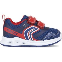 Geox tenisówki chłopięce Dakin 23 niebieski. Niebieskie buty chłopięce sportowe Geox, bez zapięcia. W wyprzedaży za 205,00 zł.