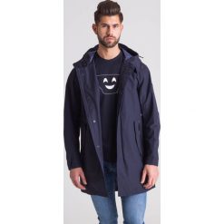 Granatowy wodoodporny płaszcz męski. Niebieskie płaszcze męskie Emporio Armani, m, bez wzorów, bez kaptura. Za 1039,50 zł.