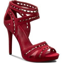 Sandały MICHAEL MICHAEL KORS - Honey 40R7HNHA1S Cherry. Czerwone klapki damskie MICHAEL Michael Kors, z aplikacjami, ze skóry, bez obcasa, na obcasie. W wyprzedaży za 419,00 zł.