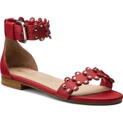 Sandały RED VALENTINO - PQ2S0A37 Amarillo CC7. Czerwone klapki damskie marki Red Valentino, z aplikacjami, ze skóry, bez obcasa, na obcasie. W wyprzedaży za 969,00 zł.