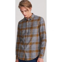 Koszula regular fit w kratę - Wielobarwny. Koszule męskie Reserved, s. W wyprzedaży za 39,99 zł.