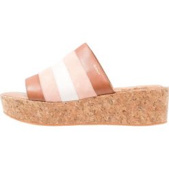 Klapki damskie: GANT JUDITH Klapki coral pink/tan cream