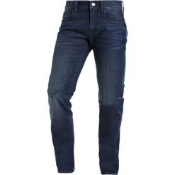 Armani Exchange Jeansy Slim Fit denim indaco. Niebieskie jeansy męskie marki Armani Exchange, z elastanu. W wyprzedaży za 367,20 zł.
