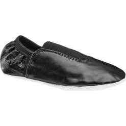 Baletki Victory czarne. Czarne kapcie damskie Victory, ze skóry, sportowe. Za 39,90 zł.